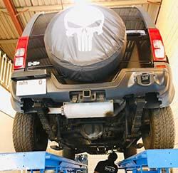 فحص هامر H2 الشامل جاري في كويك فيت