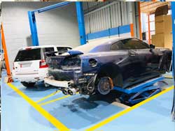 خدمة تغيير إطارات نيسان في مركز كويك فيت للسيارات بدبي