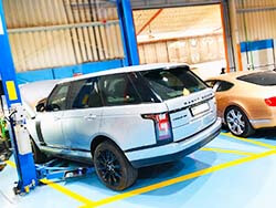 Range Rover Vogue SE Water Leakage Fixed And Major Service