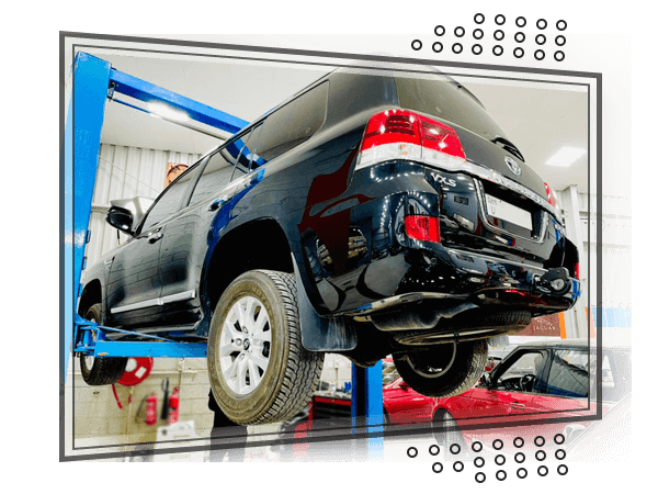 Land-Cruiser-Garage-Dubai